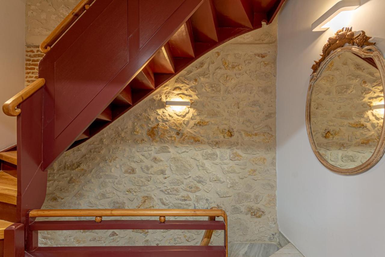 Chandakos 8 Design Apts Candia Esterno foto
